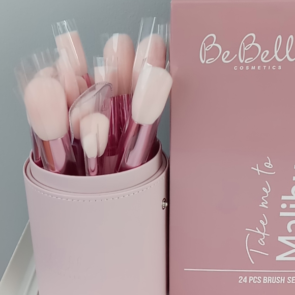 BeBella Take Me To Malibu 24 PCs Brush Set in a Case - Pastel Pink Brush Set - Picture 3 of 7